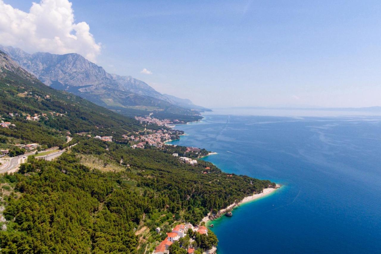 Apartments With A Parking Space Brela, Makarska - 16603 Экстерьер фото
