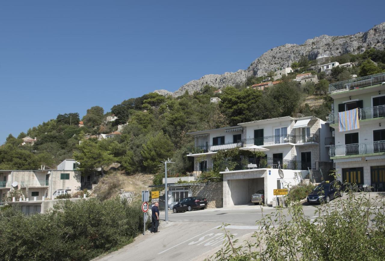 Apartments With A Parking Space Brela, Makarska - 16603 Экстерьер фото