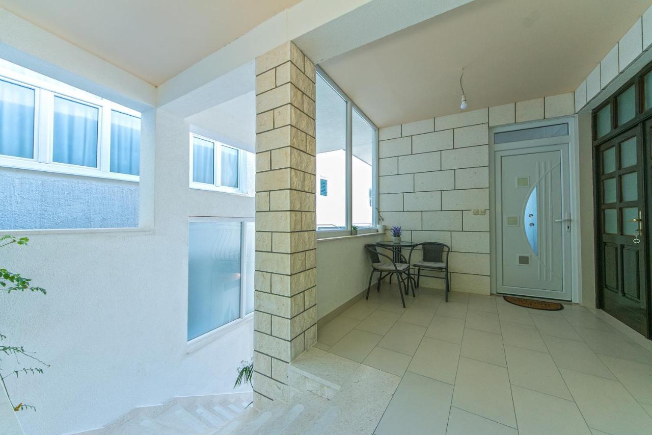 Apartments With A Parking Space Brela, Makarska - 16603 Экстерьер фото
