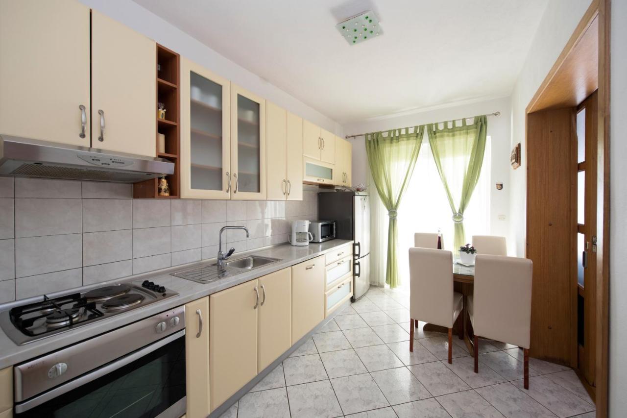 Apartments With A Parking Space Brela, Makarska - 16603 Экстерьер фото
