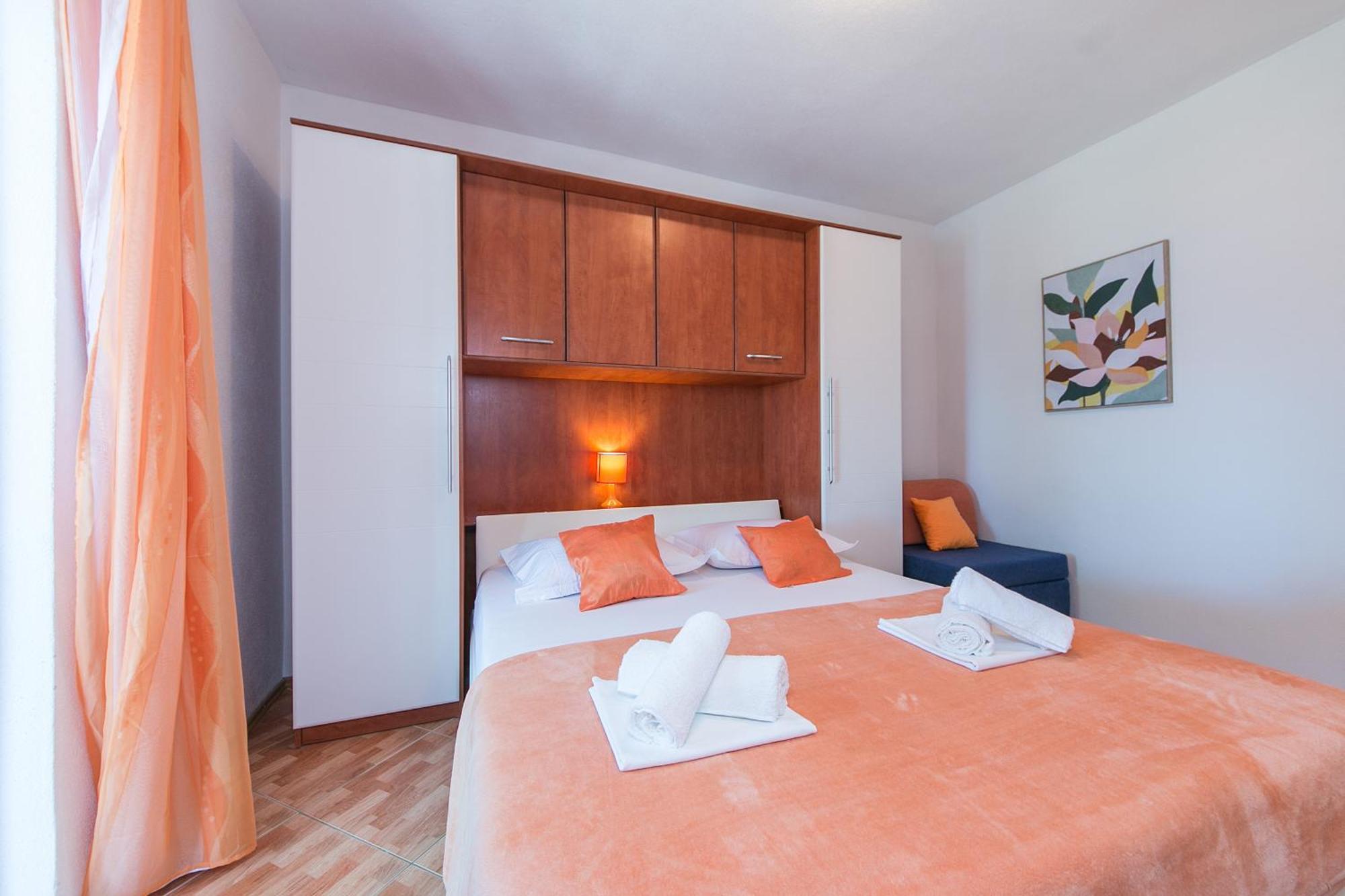 Apartments With A Parking Space Brela, Makarska - 16603 Номер фото