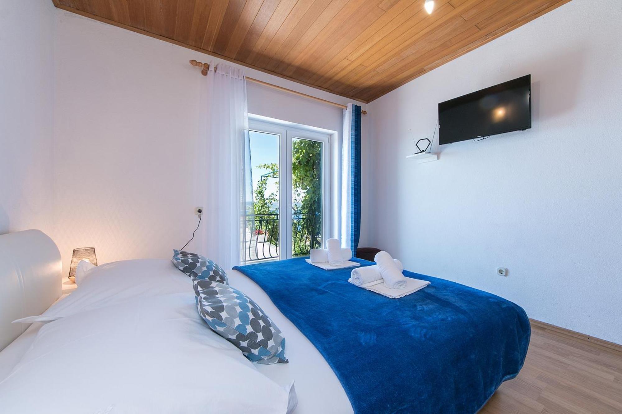Apartments With A Parking Space Brela, Makarska - 16603 Номер фото