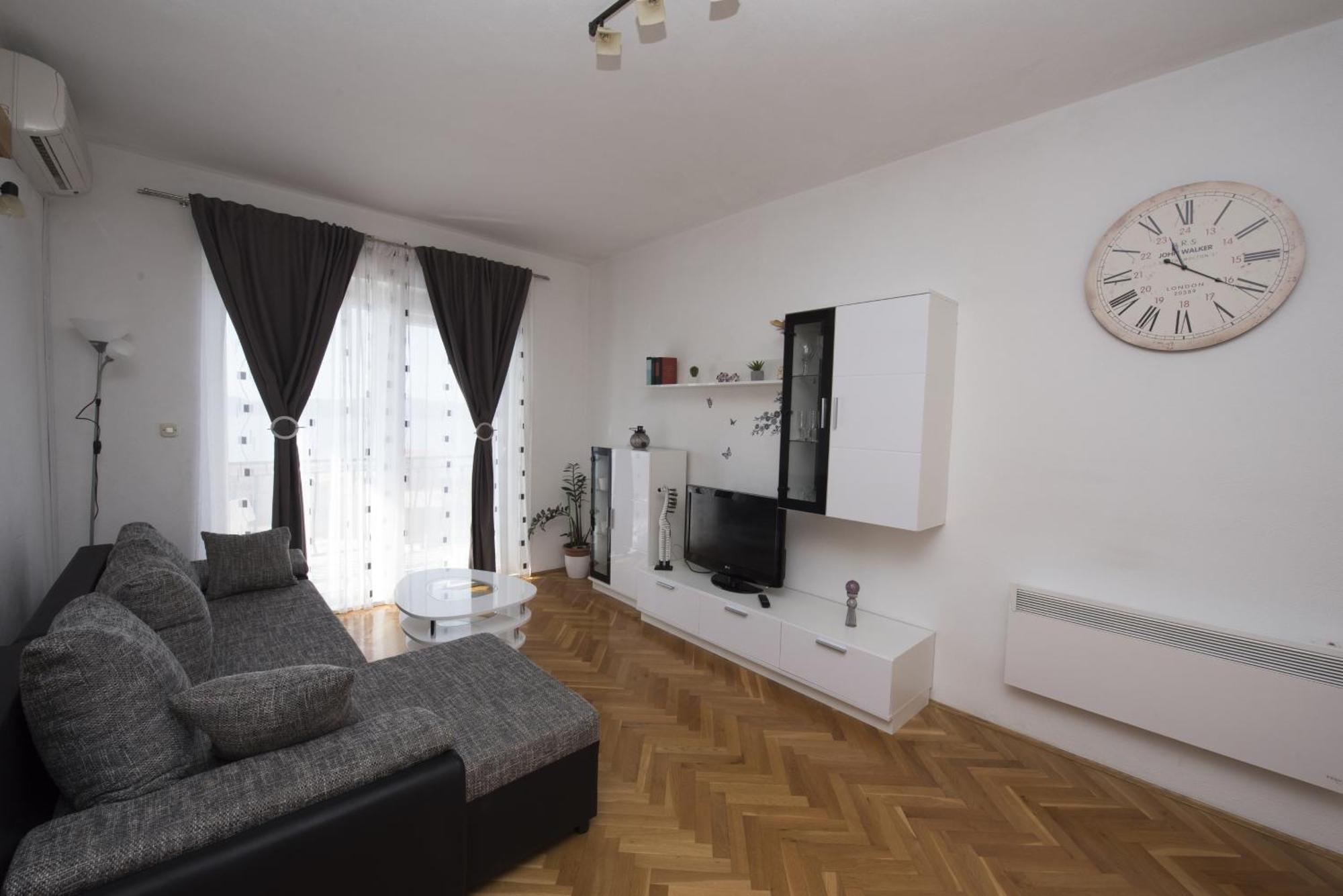 Apartments With A Parking Space Brela, Makarska - 16603 Номер фото